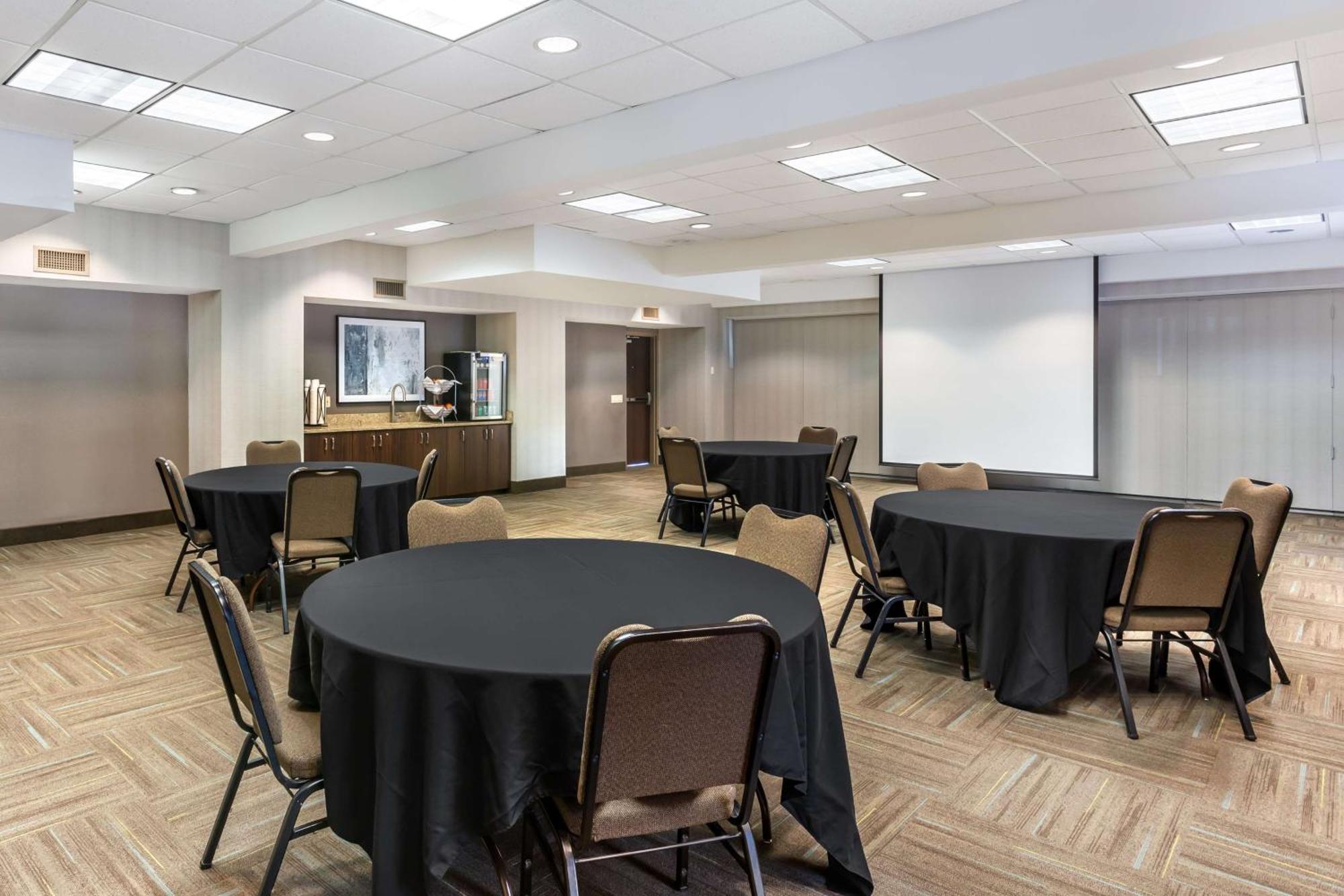 Best Western Plus Cotton Tree Inn Sandy Exterior photo
