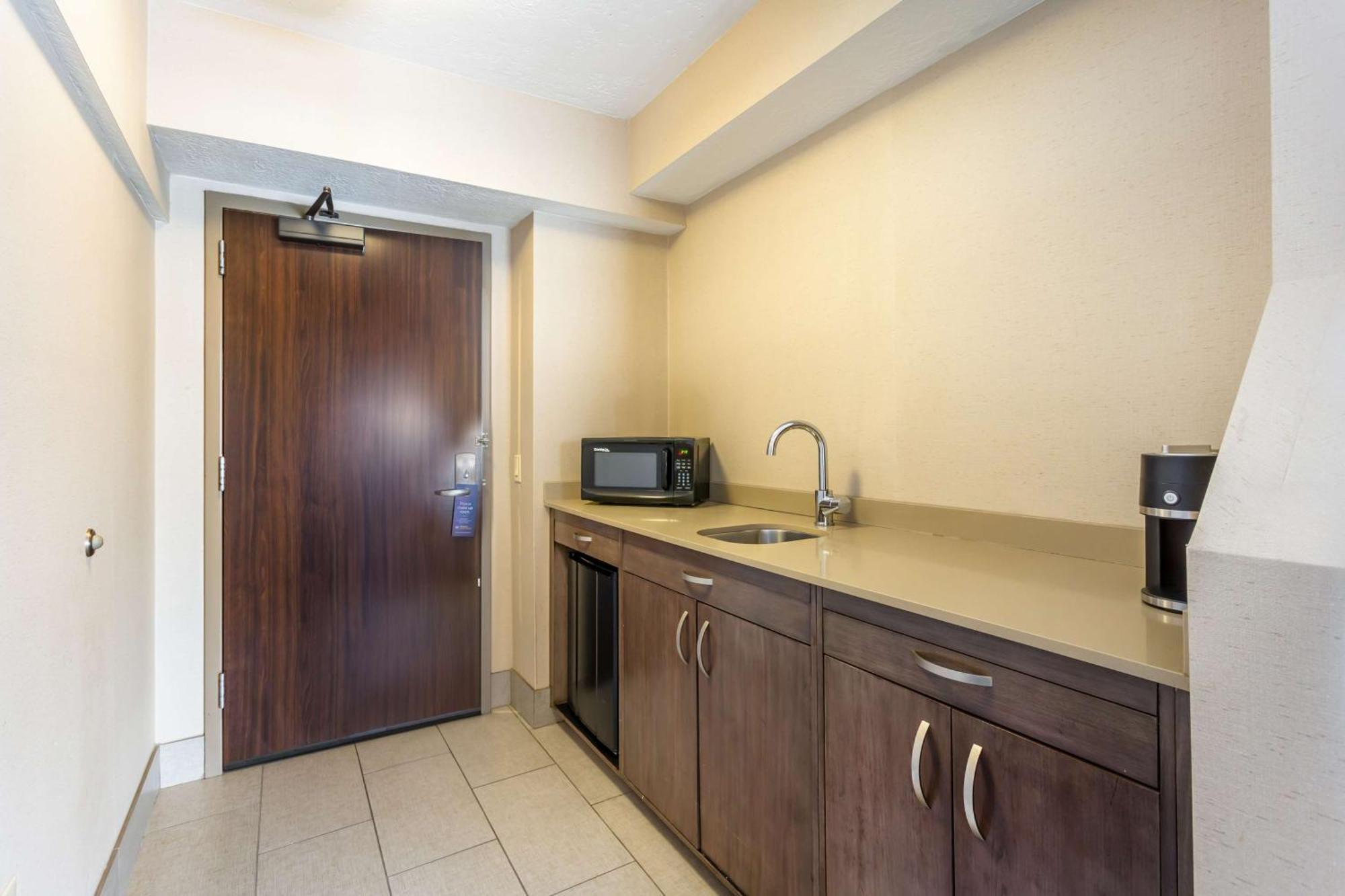 Best Western Plus Cotton Tree Inn Sandy Exterior photo